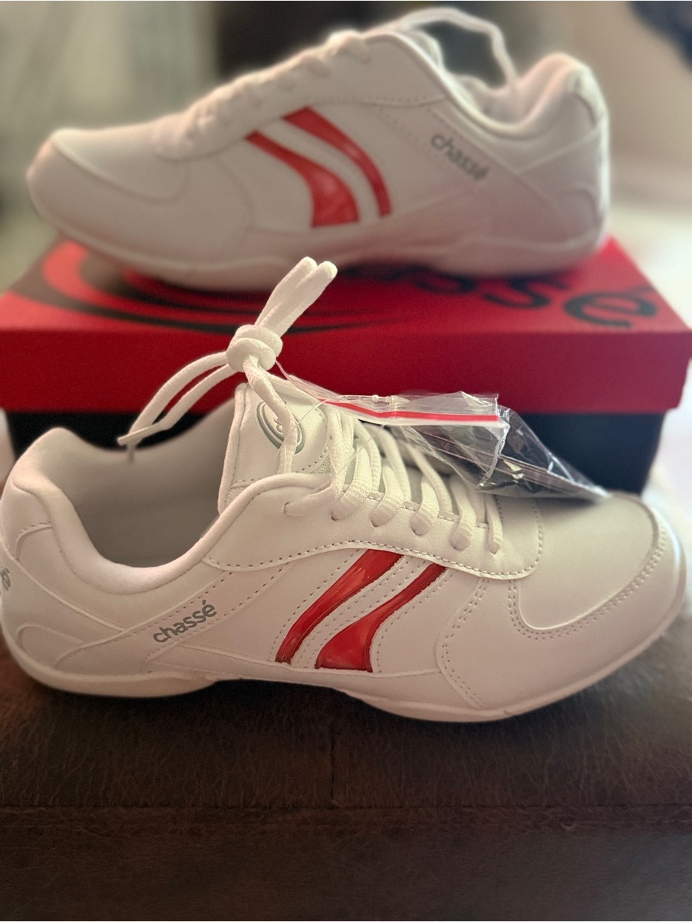 Chassé Kids White Sneakers with Red Accent - Lightweight Athletic Shoes